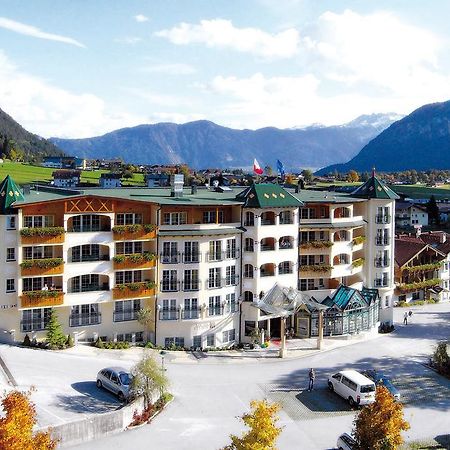 Vier Jahreszeiten Wellnessresort Achensee マウラッハ エクステリア 写真