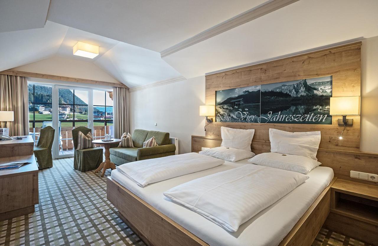 Vier Jahreszeiten Wellnessresort Achensee マウラッハ エクステリア 写真